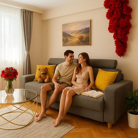 City View Apartment With Private Balcony 布加勒斯特 外观 照片