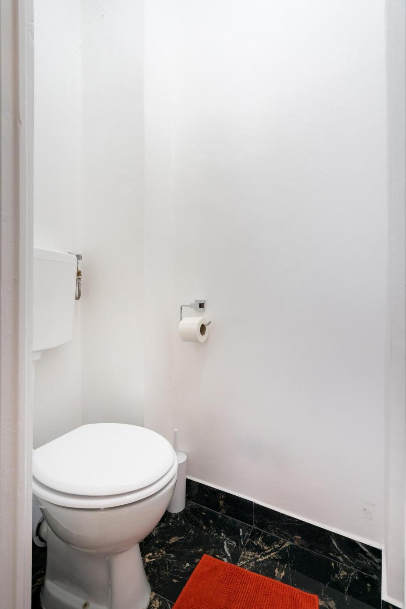 City View Apartment With Private Balcony 布加勒斯特 外观 照片
