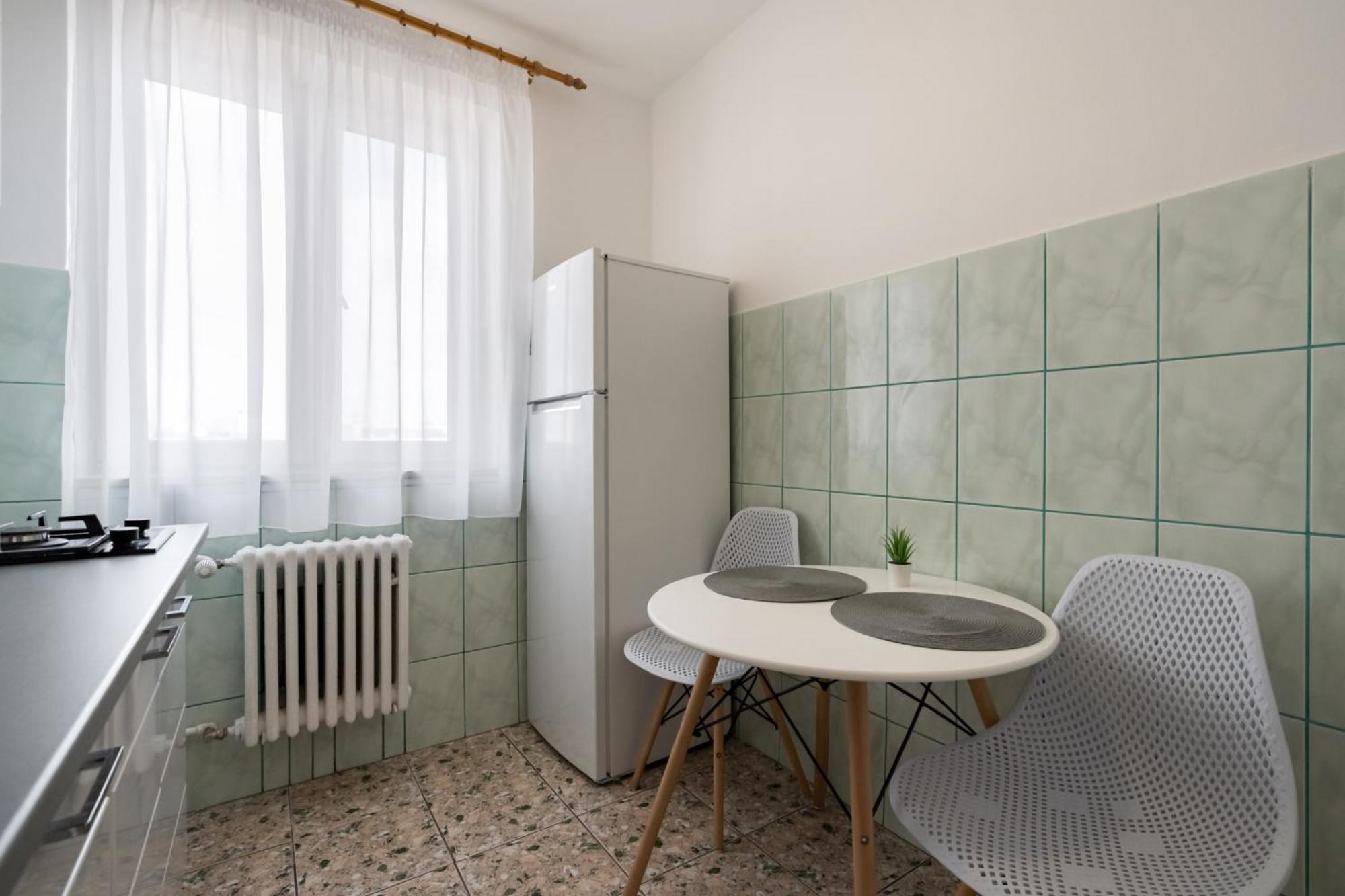 City View Apartment With Private Balcony 布加勒斯特 外观 照片