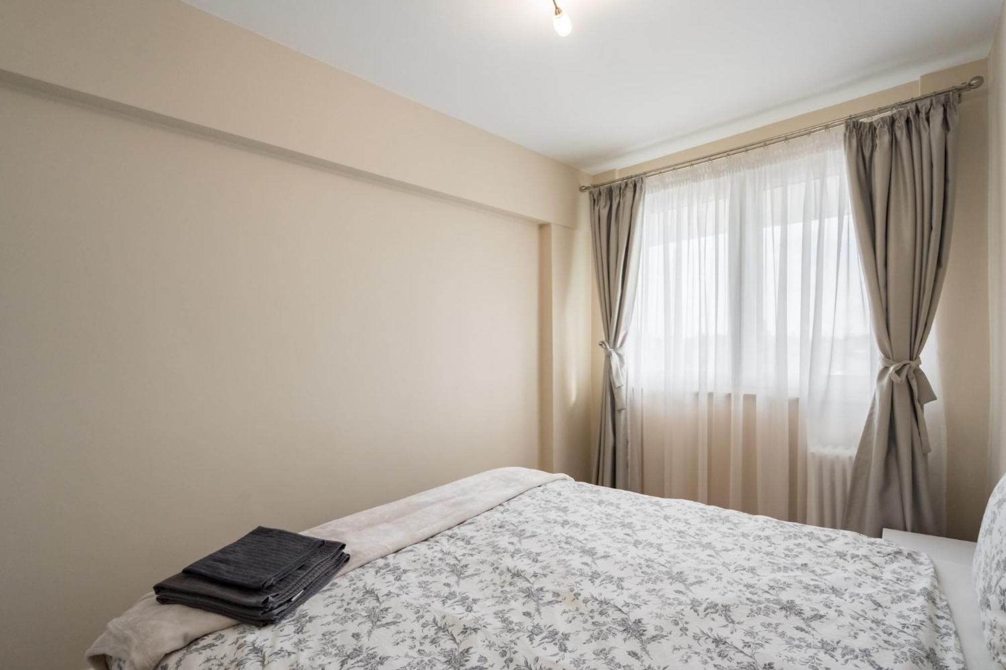 City View Apartment With Private Balcony 布加勒斯特 外观 照片
